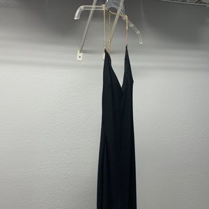 It’s a black dress size xs. Perfect condition from fashion nova